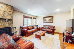 Larkspur Lodge